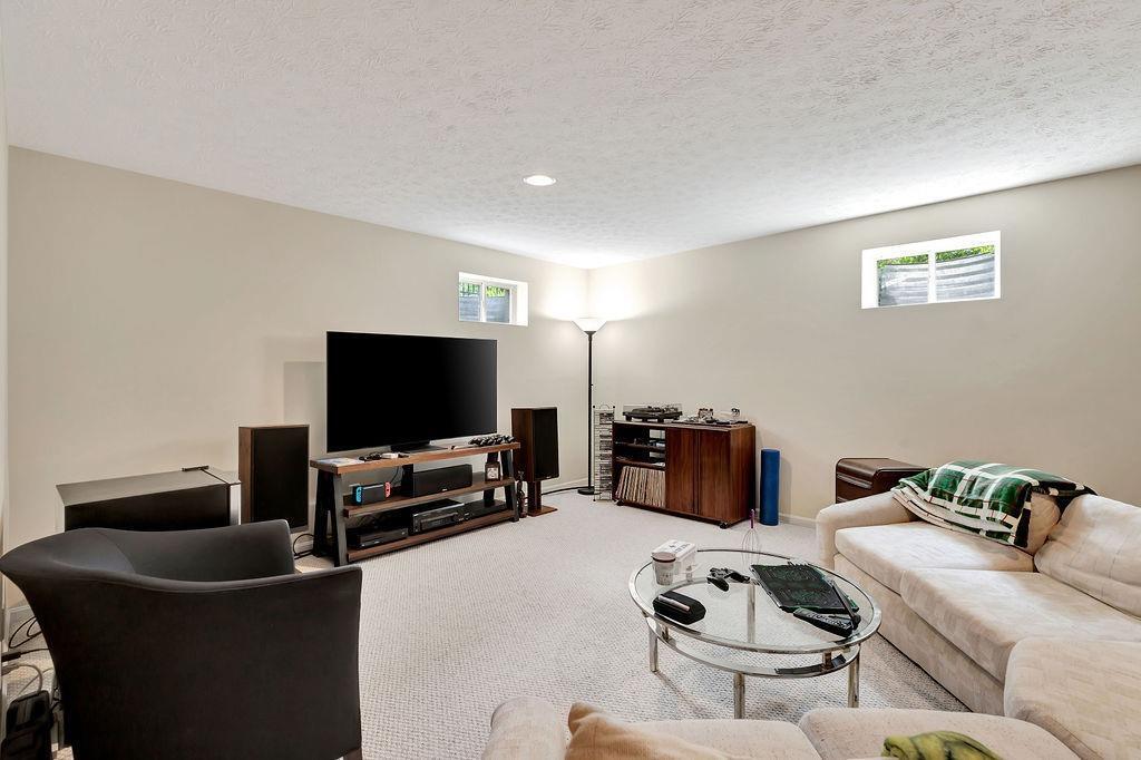 6899 Summer Field Drive