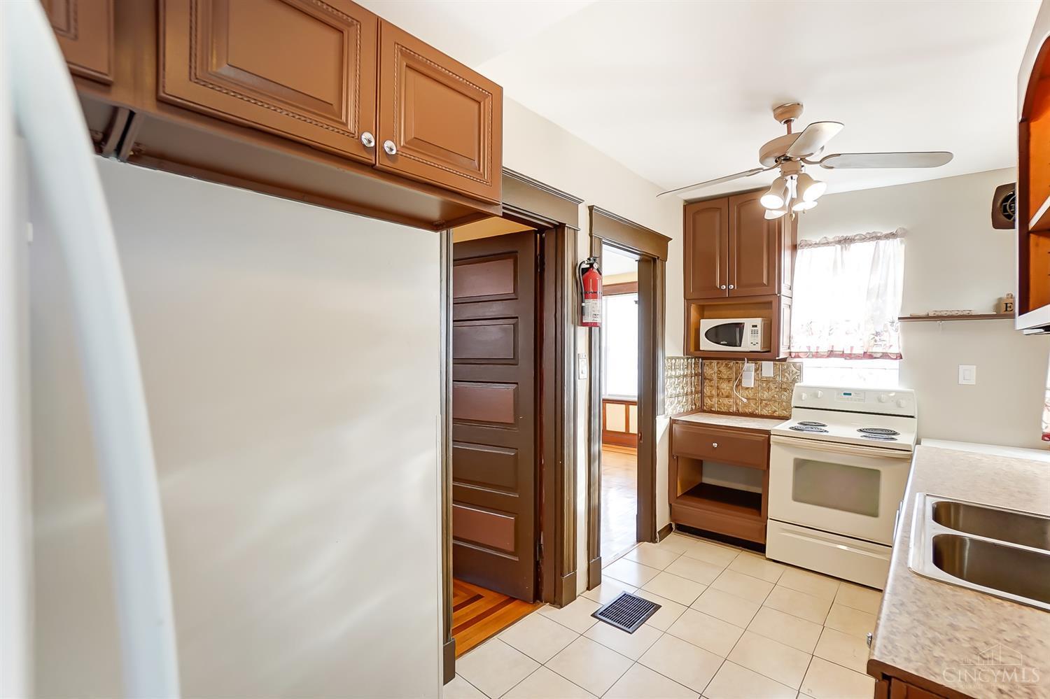 3433 Pleasant View Avenue