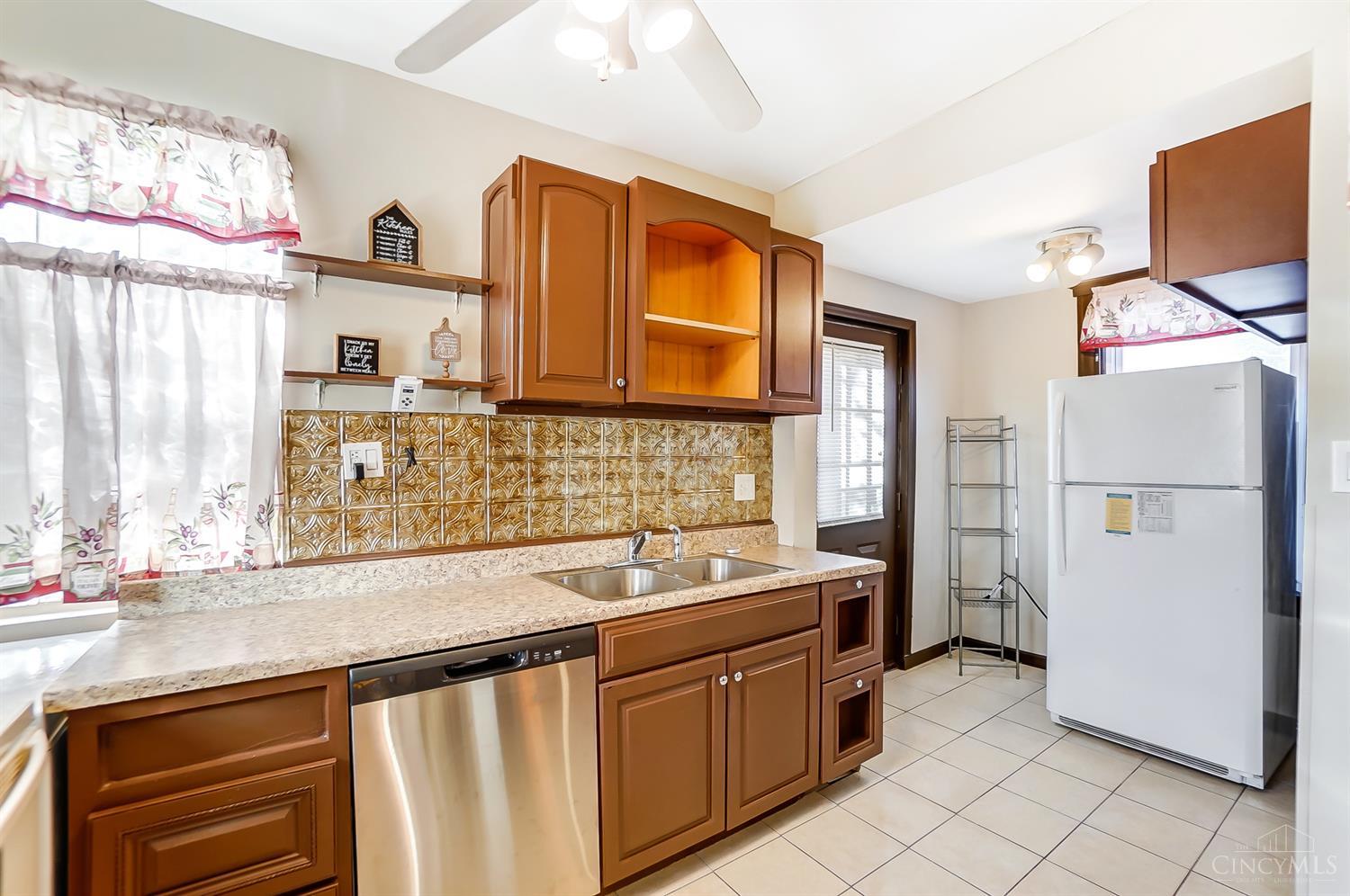 3433 Pleasant View Avenue