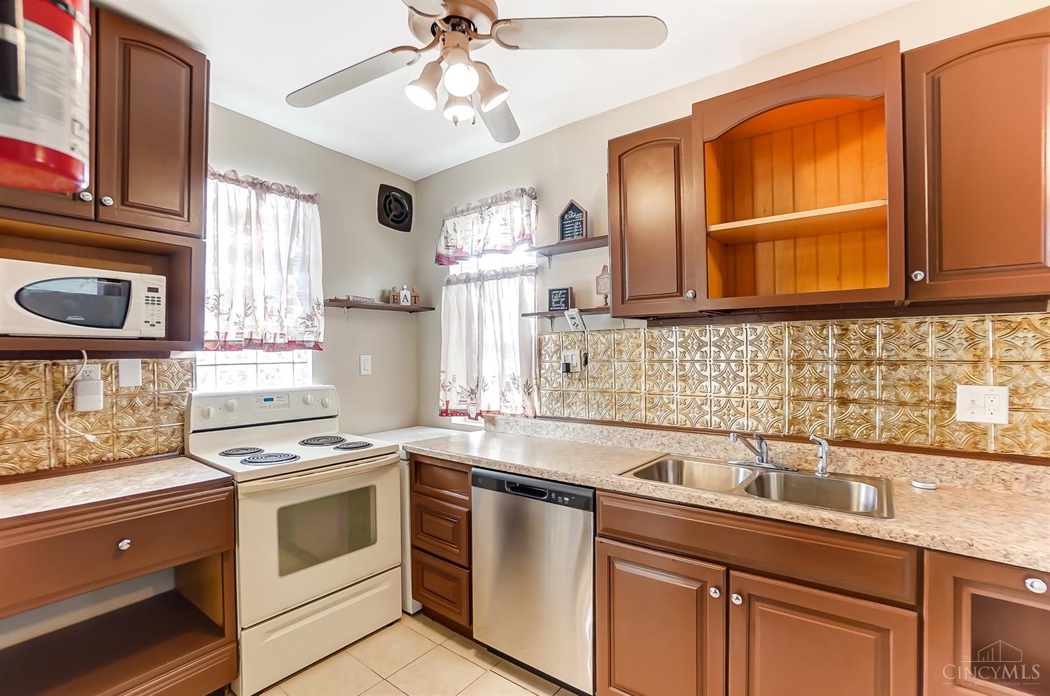 3433 Pleasant View Avenue