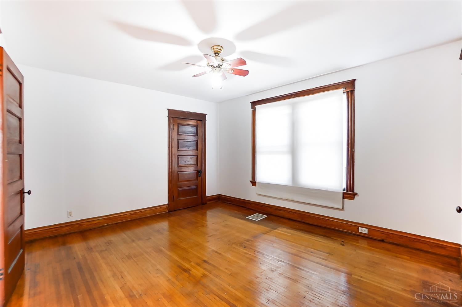 3433 Pleasant View Avenue