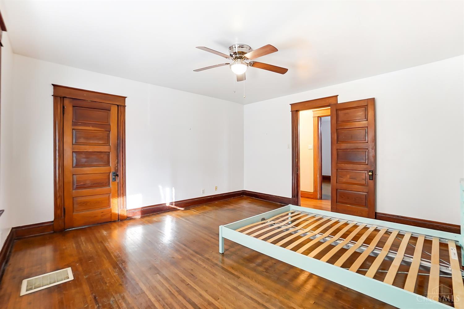 3433 Pleasant View Avenue