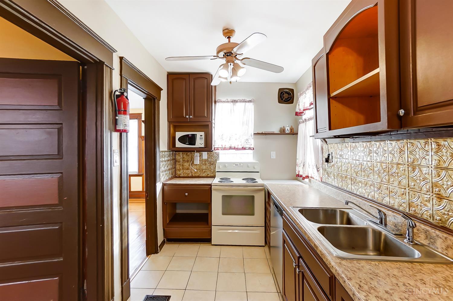 3433 Pleasant View Avenue