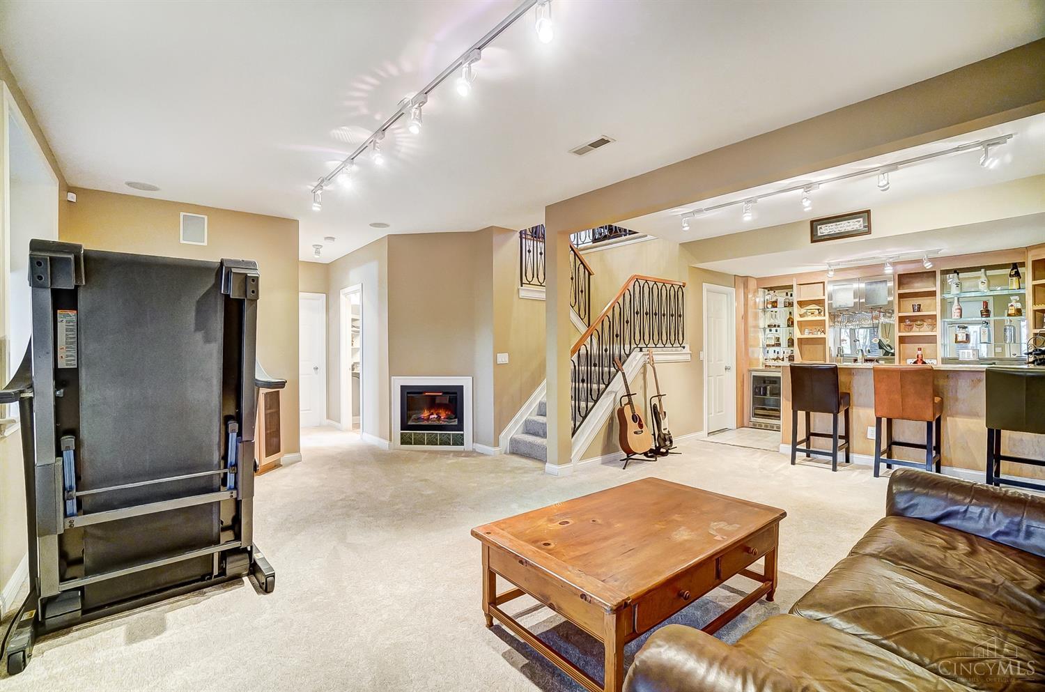 5815 Woodthrush Lane