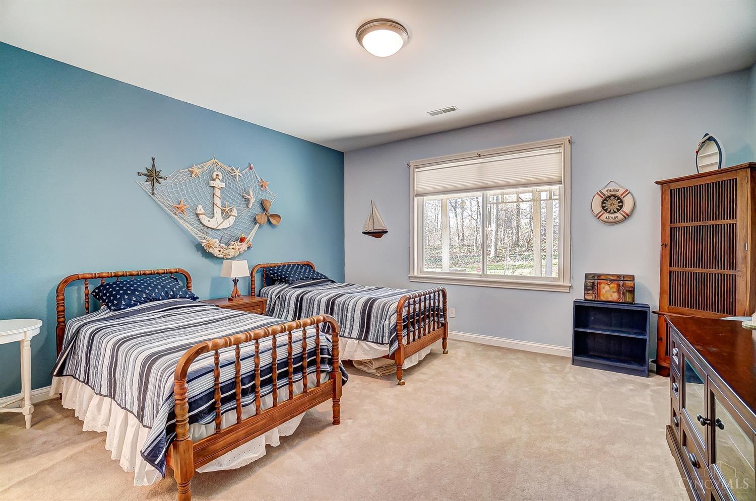 5815 Woodthrush Lane