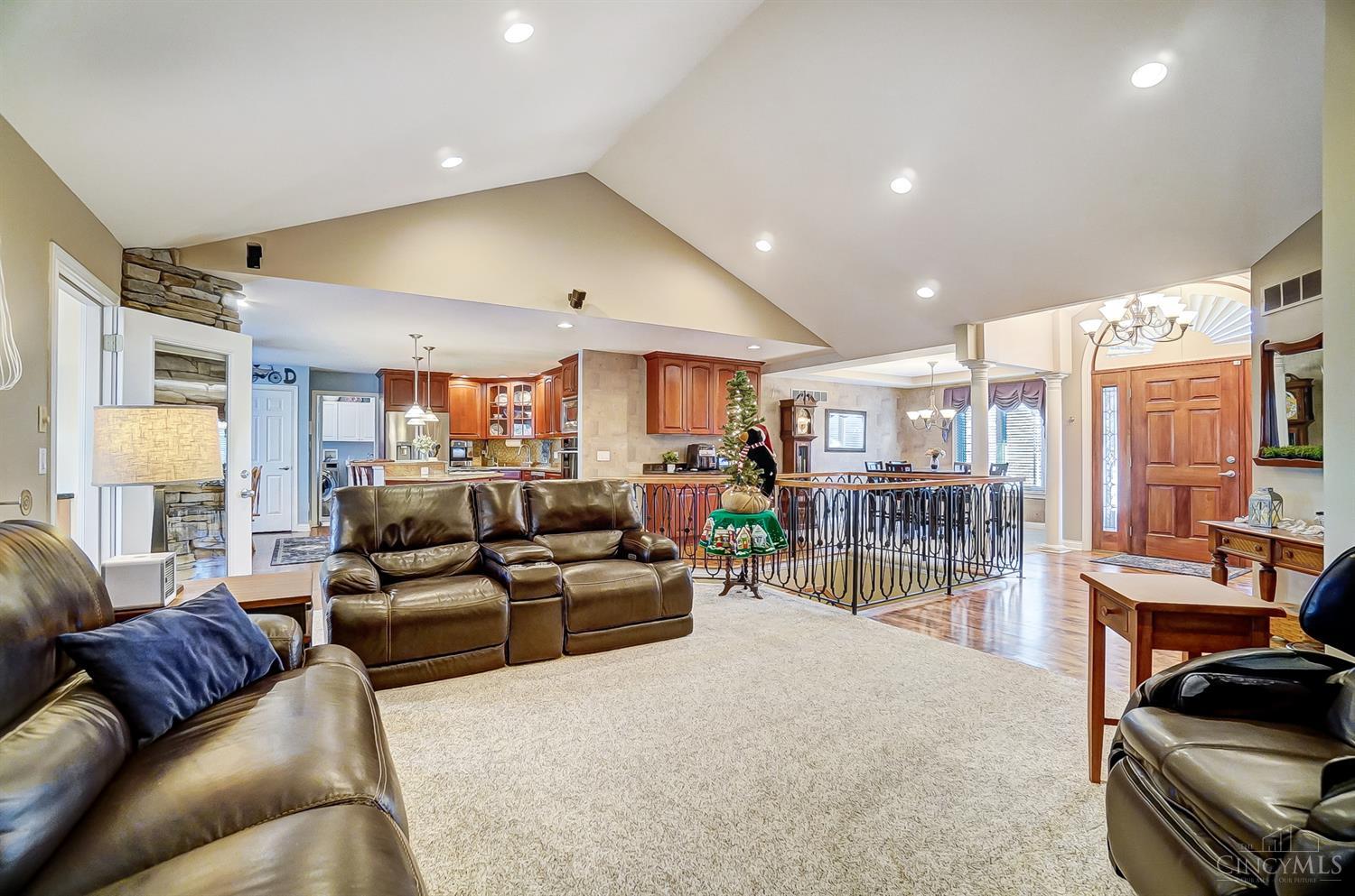 5815 Woodthrush Lane