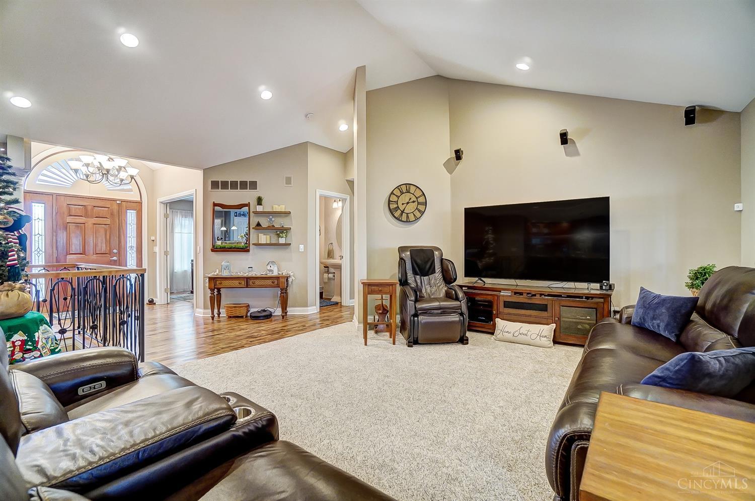 5815 Woodthrush Lane