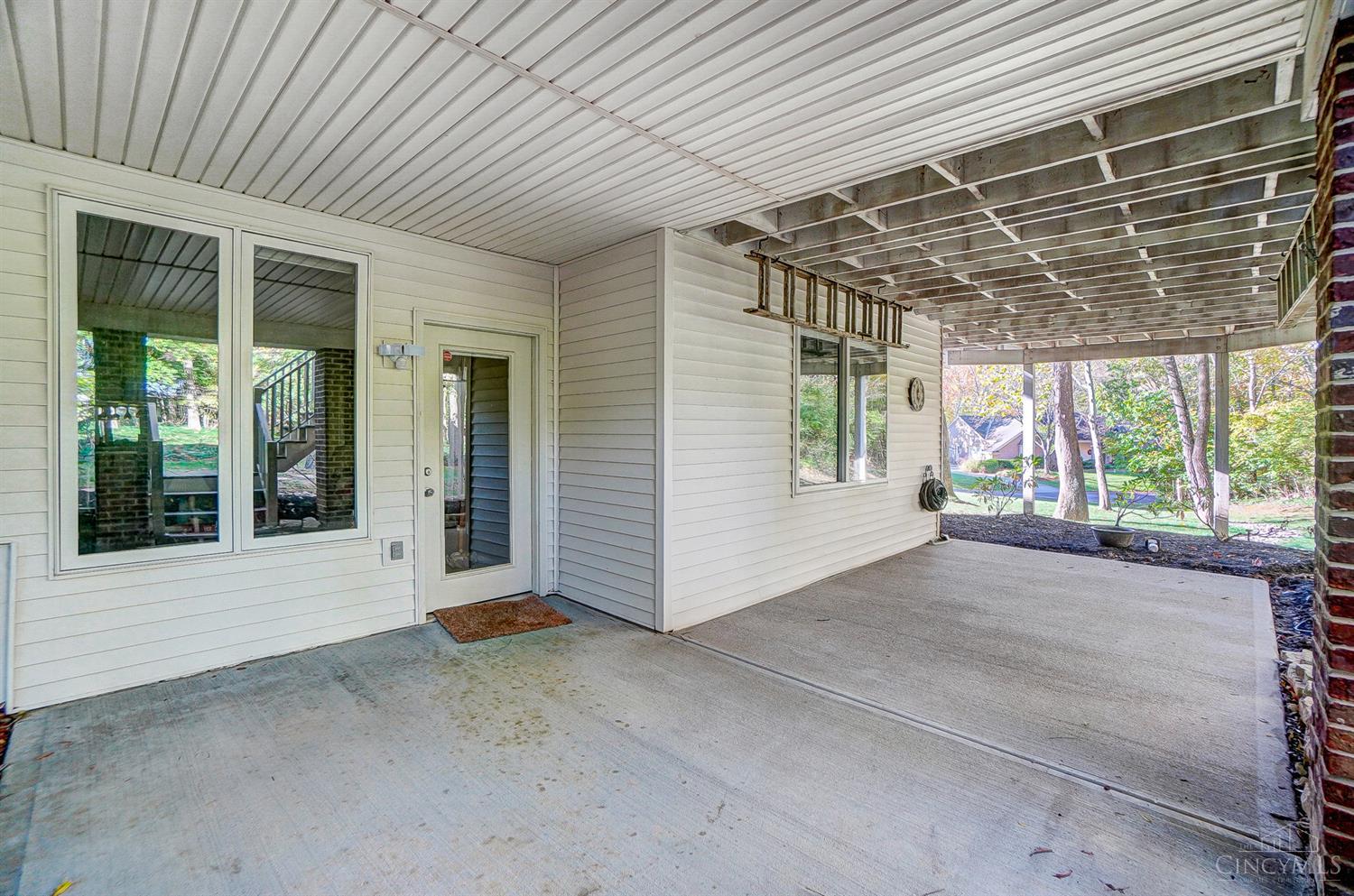 5815 Woodthrush Lane