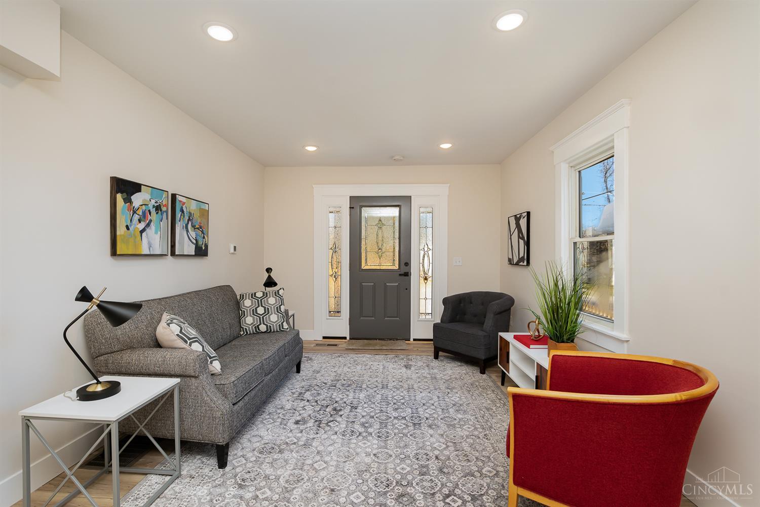 3901 Lonsdale Street