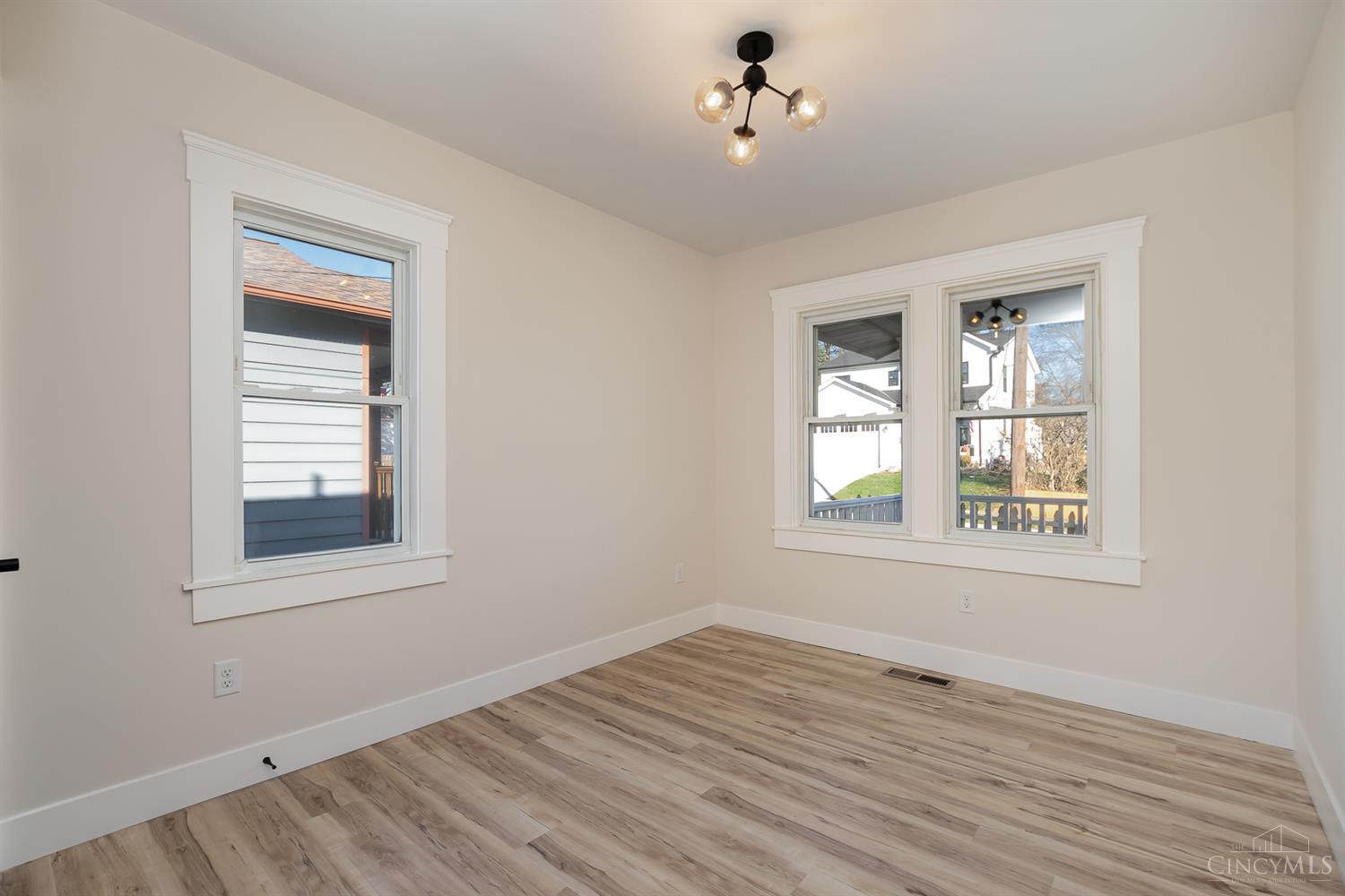 3901 Lonsdale Street