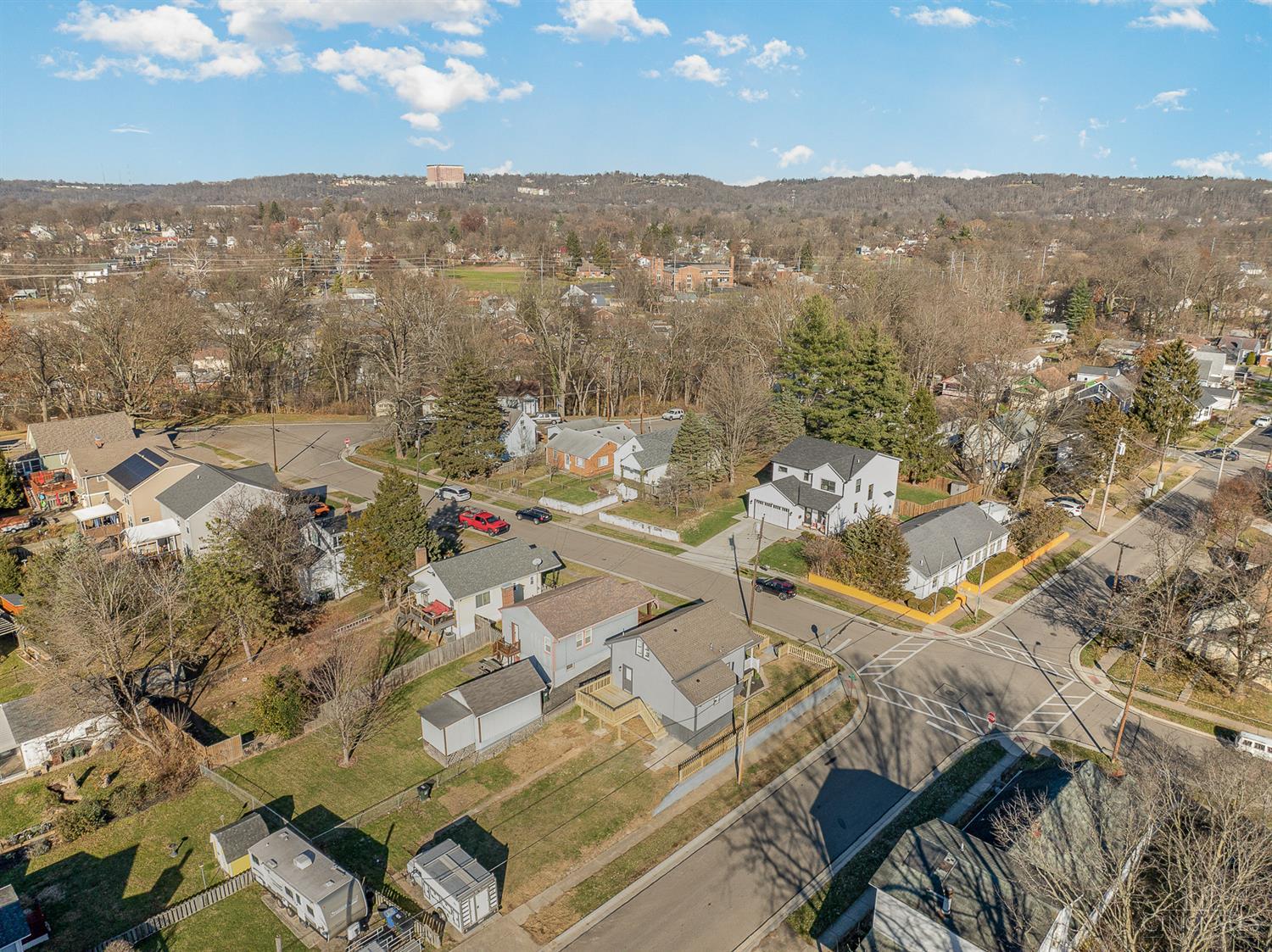 3901 Lonsdale Street