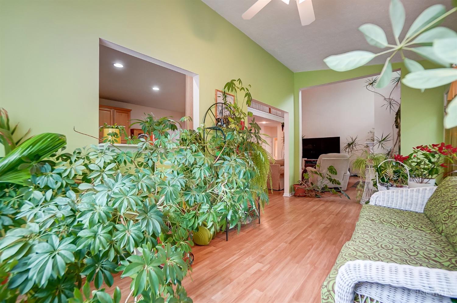 5733 Thornberry Court