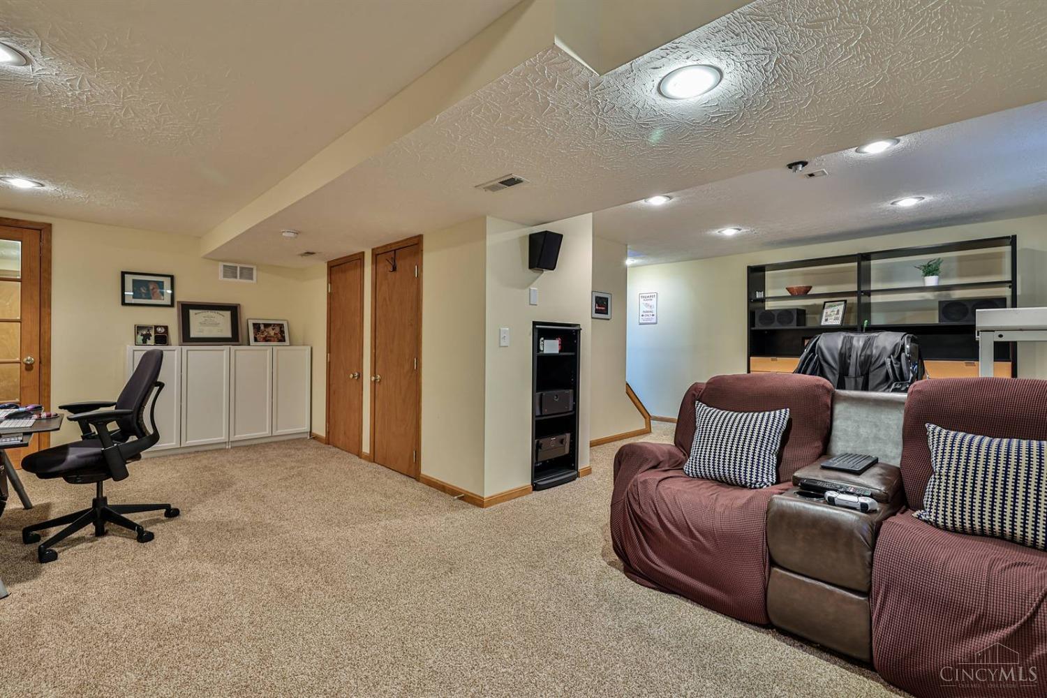 8319 Lee Court