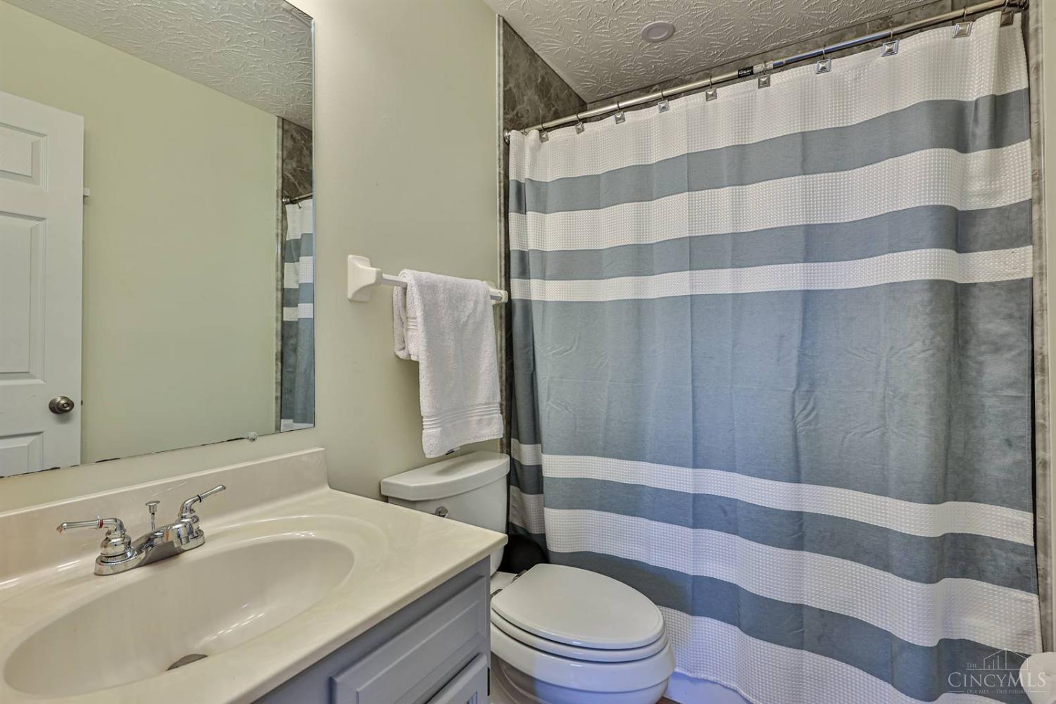 8319 Lee Court