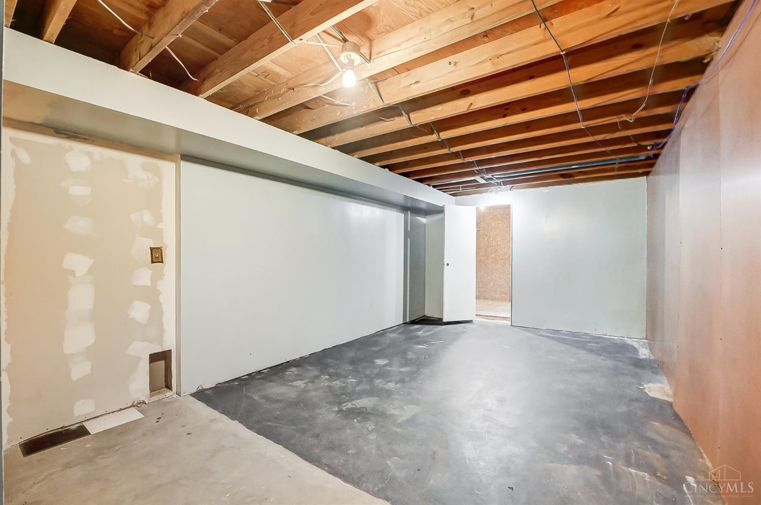 5189 Cincinnati Dayton Road