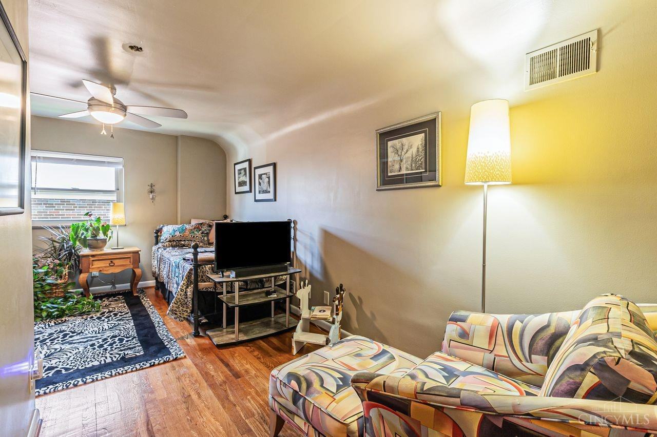 7739 Newbedford Avenue