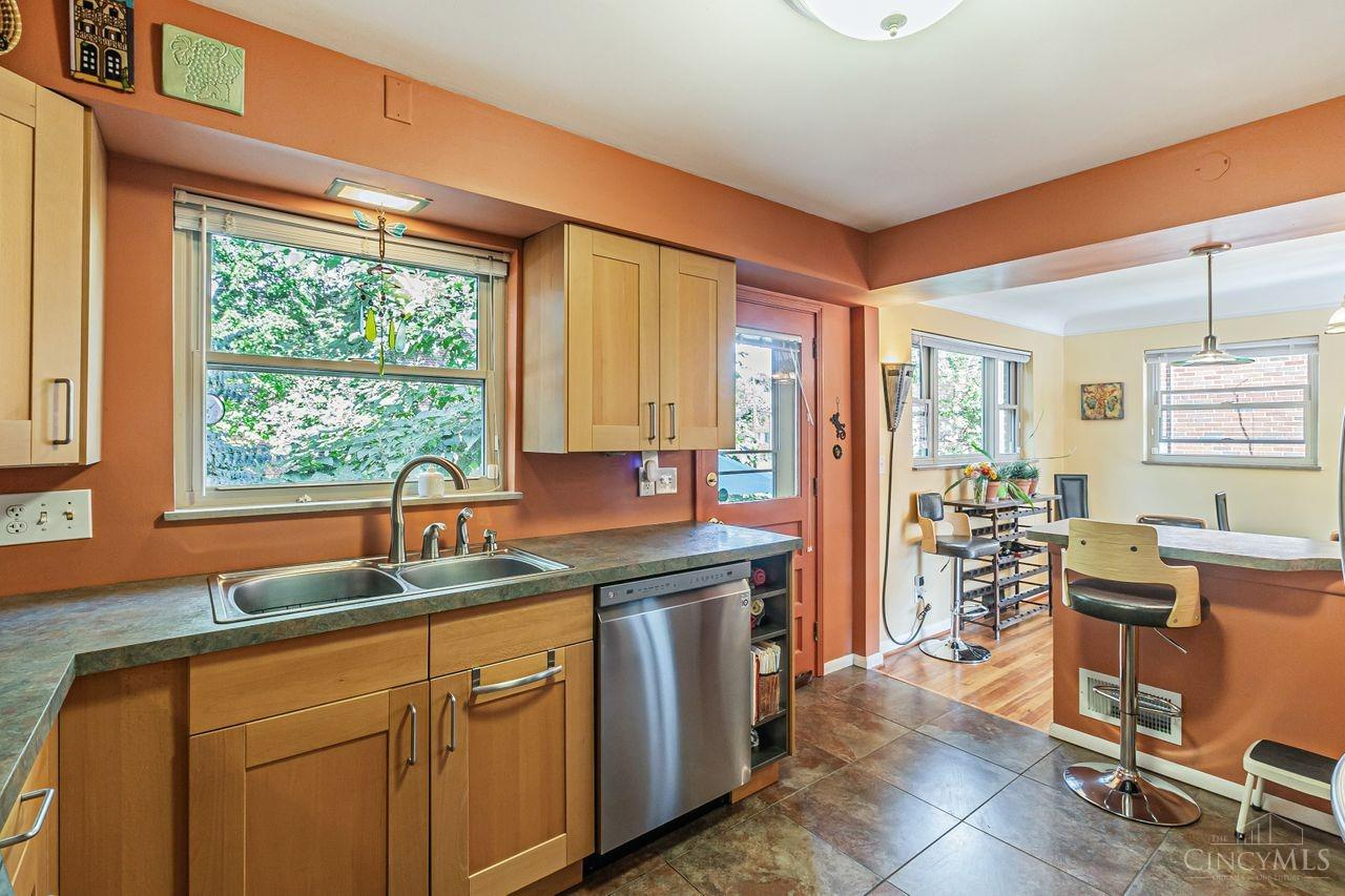 7739 Newbedford Avenue