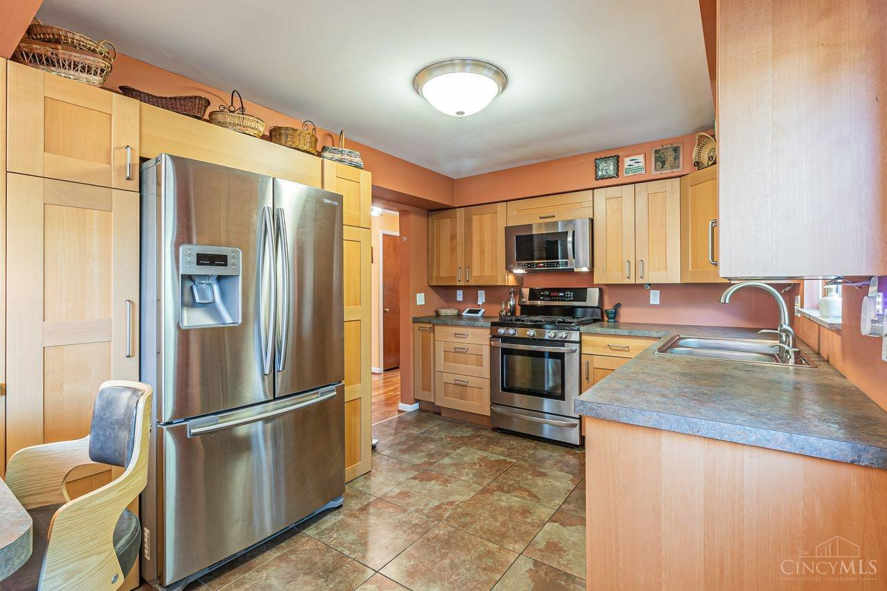 7739 Newbedford Avenue