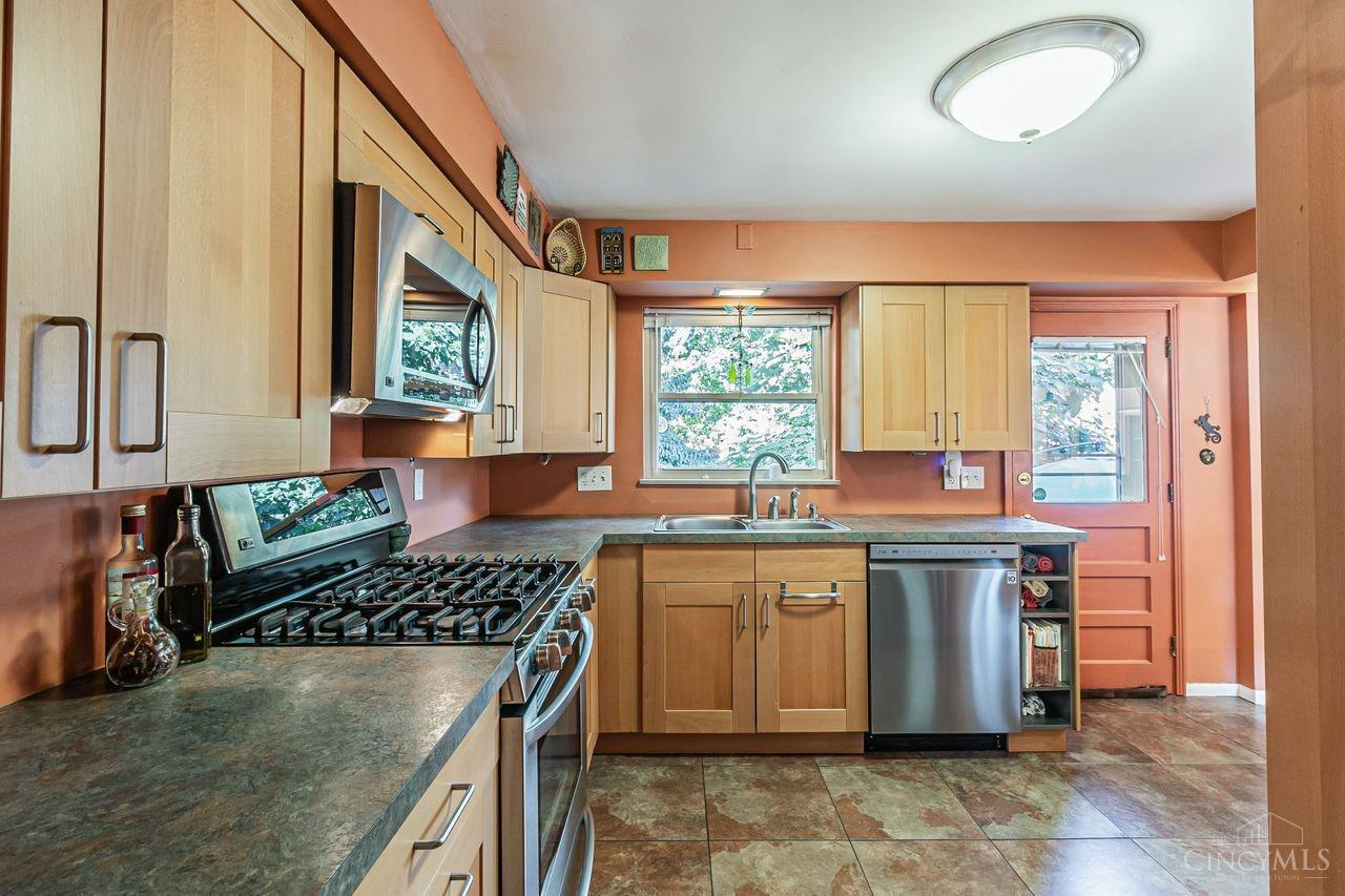 7739 Newbedford Avenue