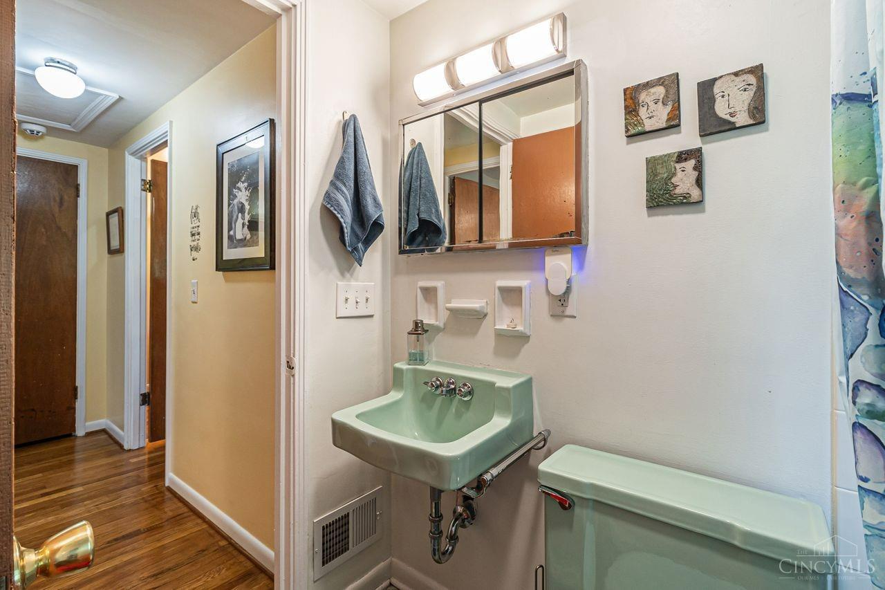 7739 Newbedford Avenue