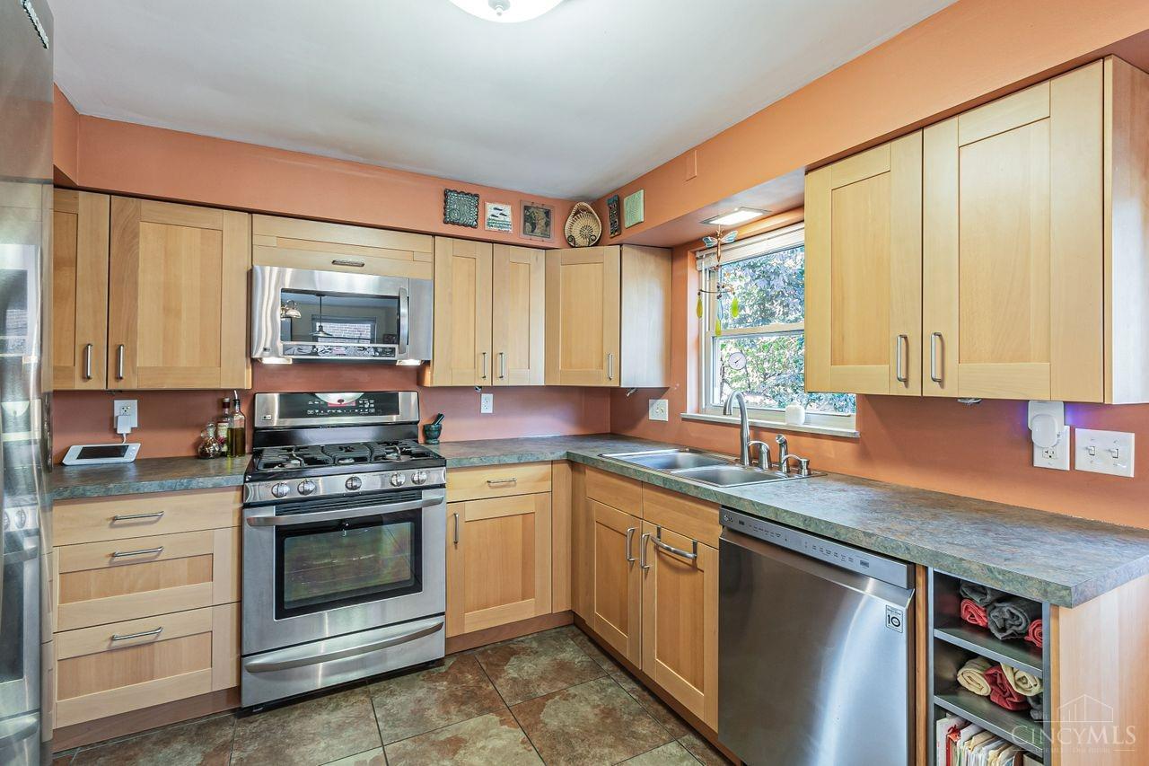 7739 Newbedford Avenue