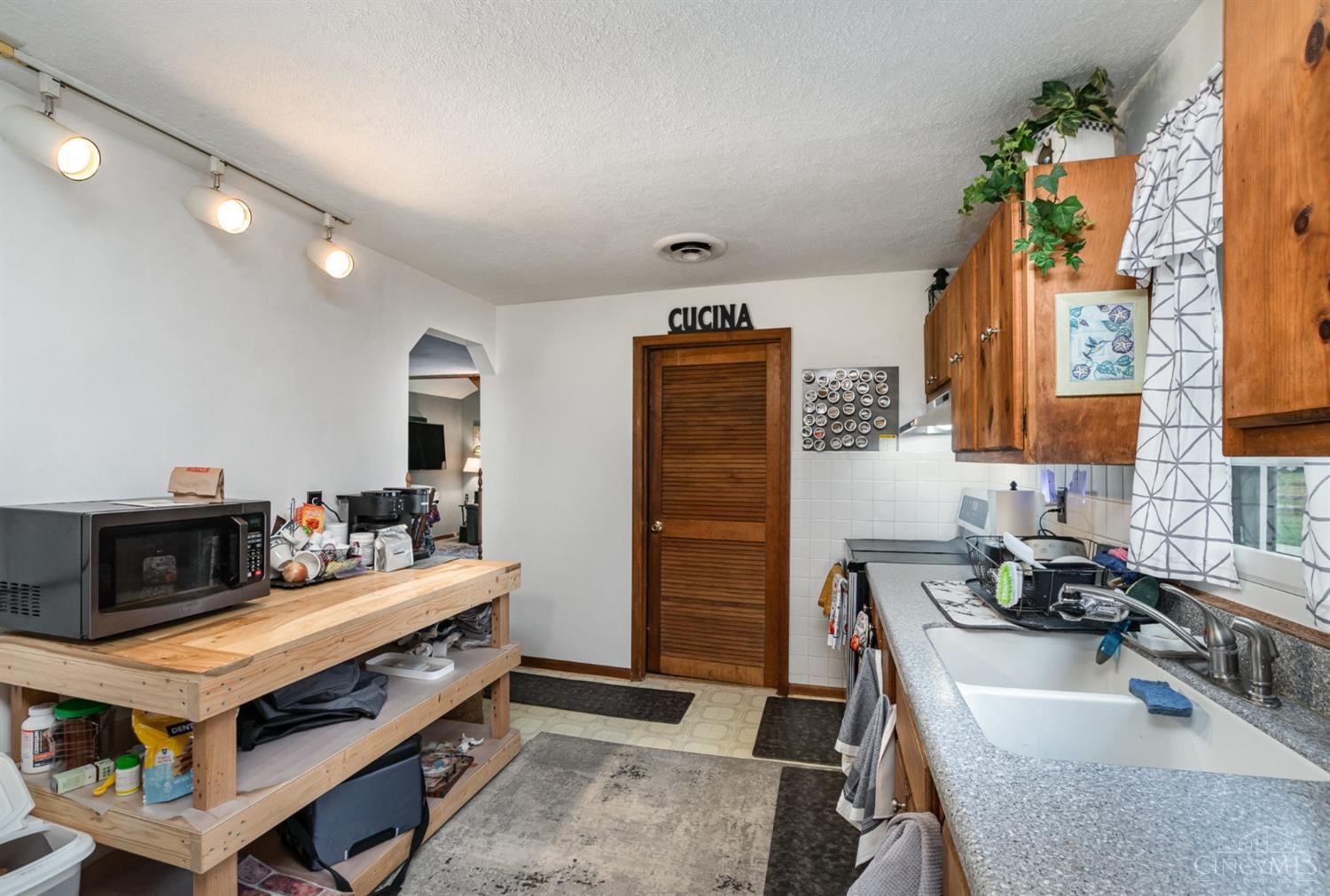 2200 OReilly Road