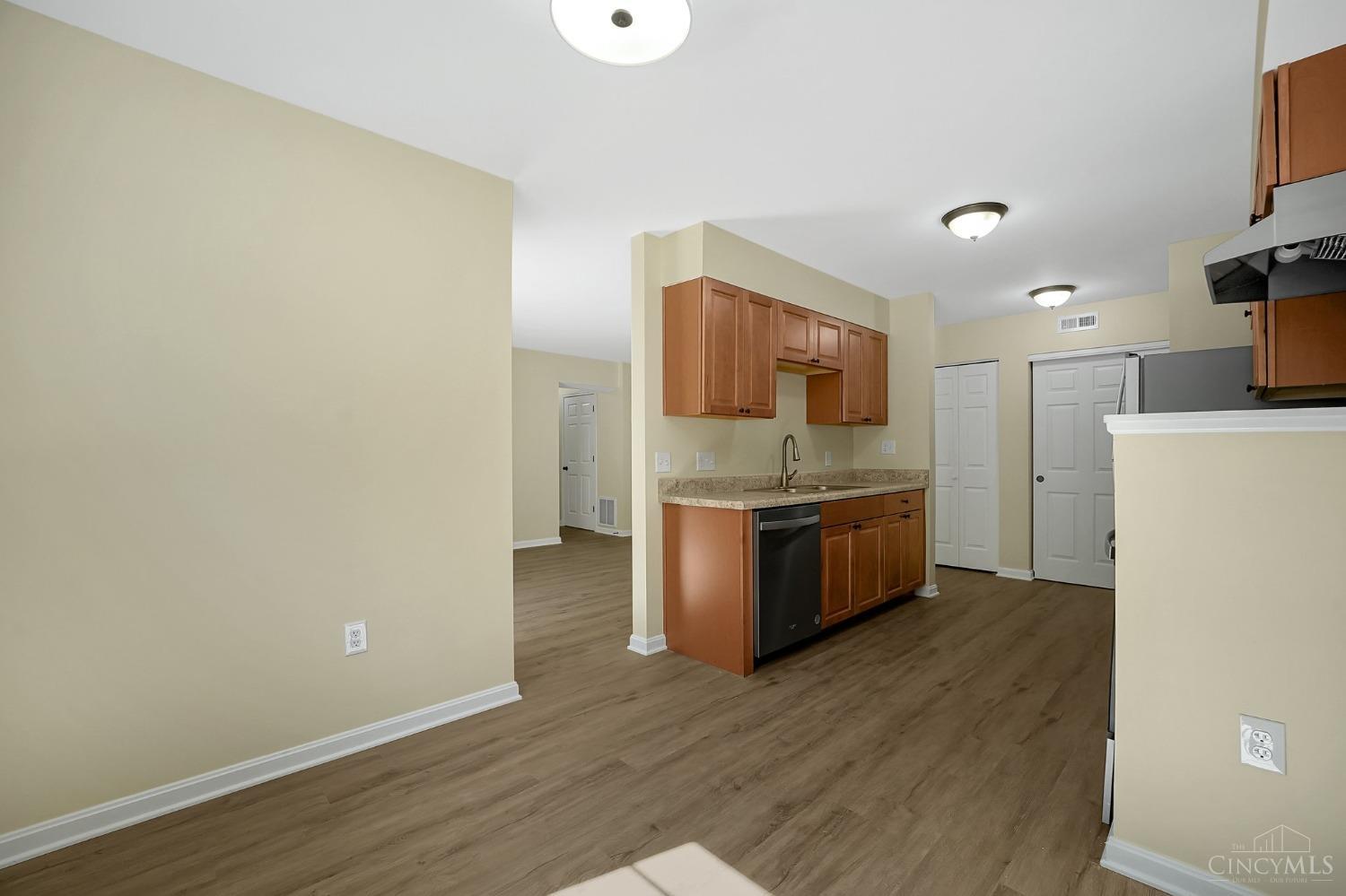 1605 W Augusta Boulevard 177
