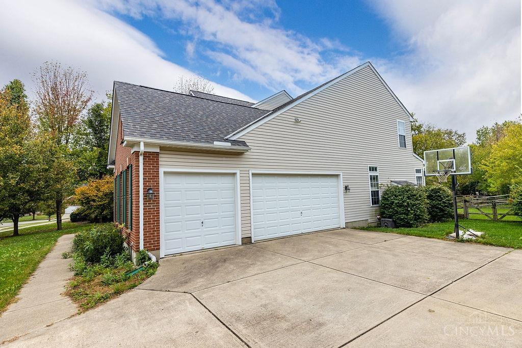 5851 Maxfli Lane
