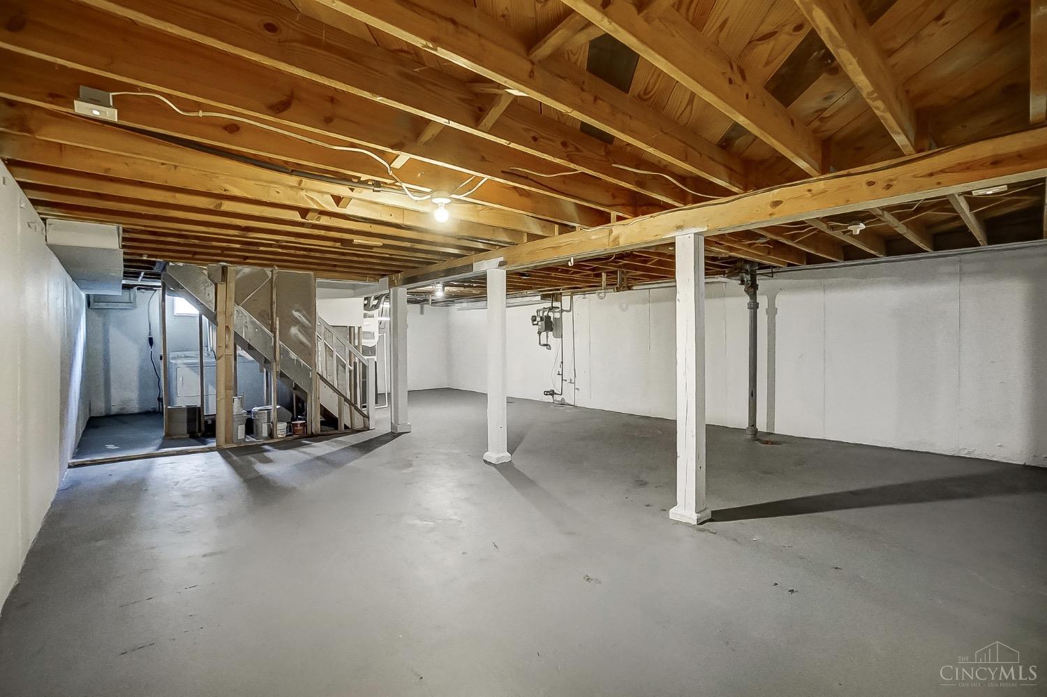 1218 Ellen Dr
