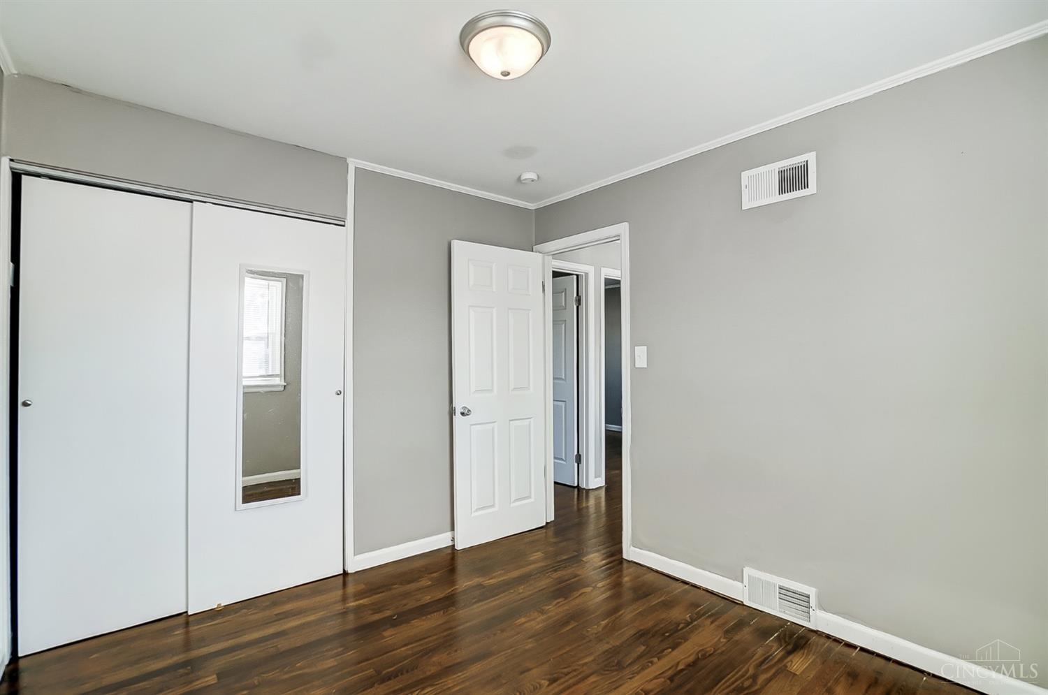 1218 Ellen Dr
