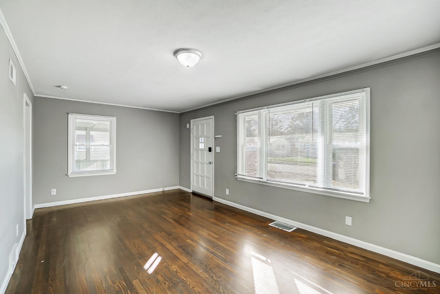 1218 Ellen Dr