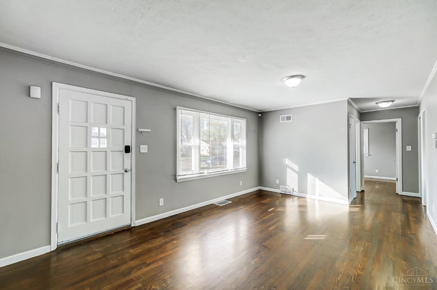 1218 Ellen Dr