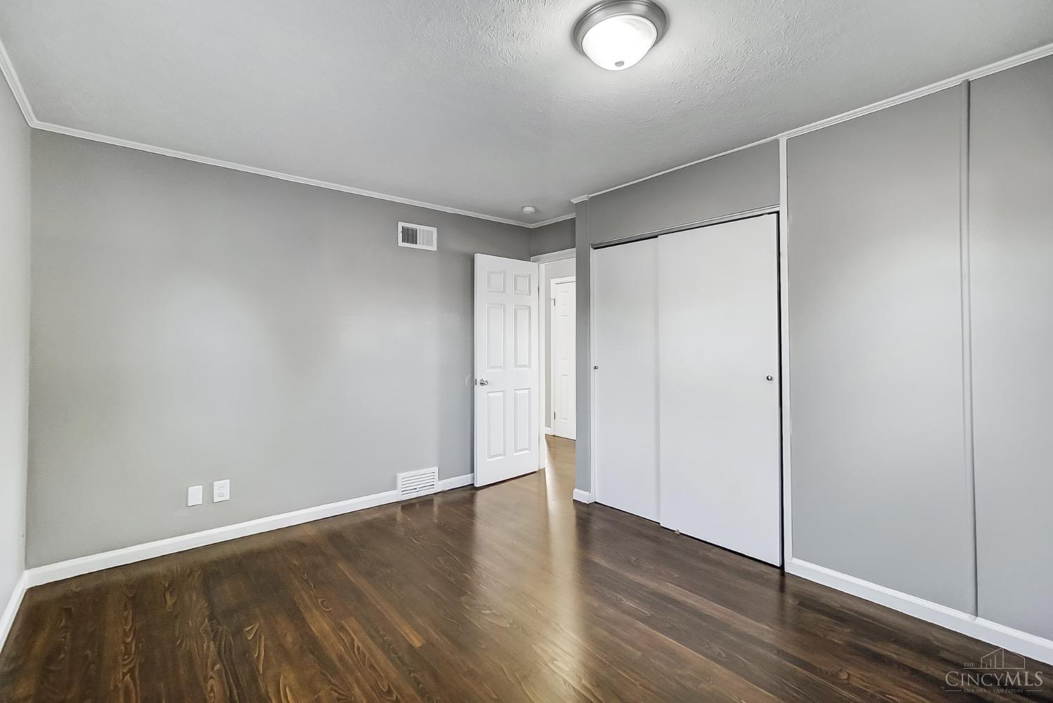 1218 Ellen Dr