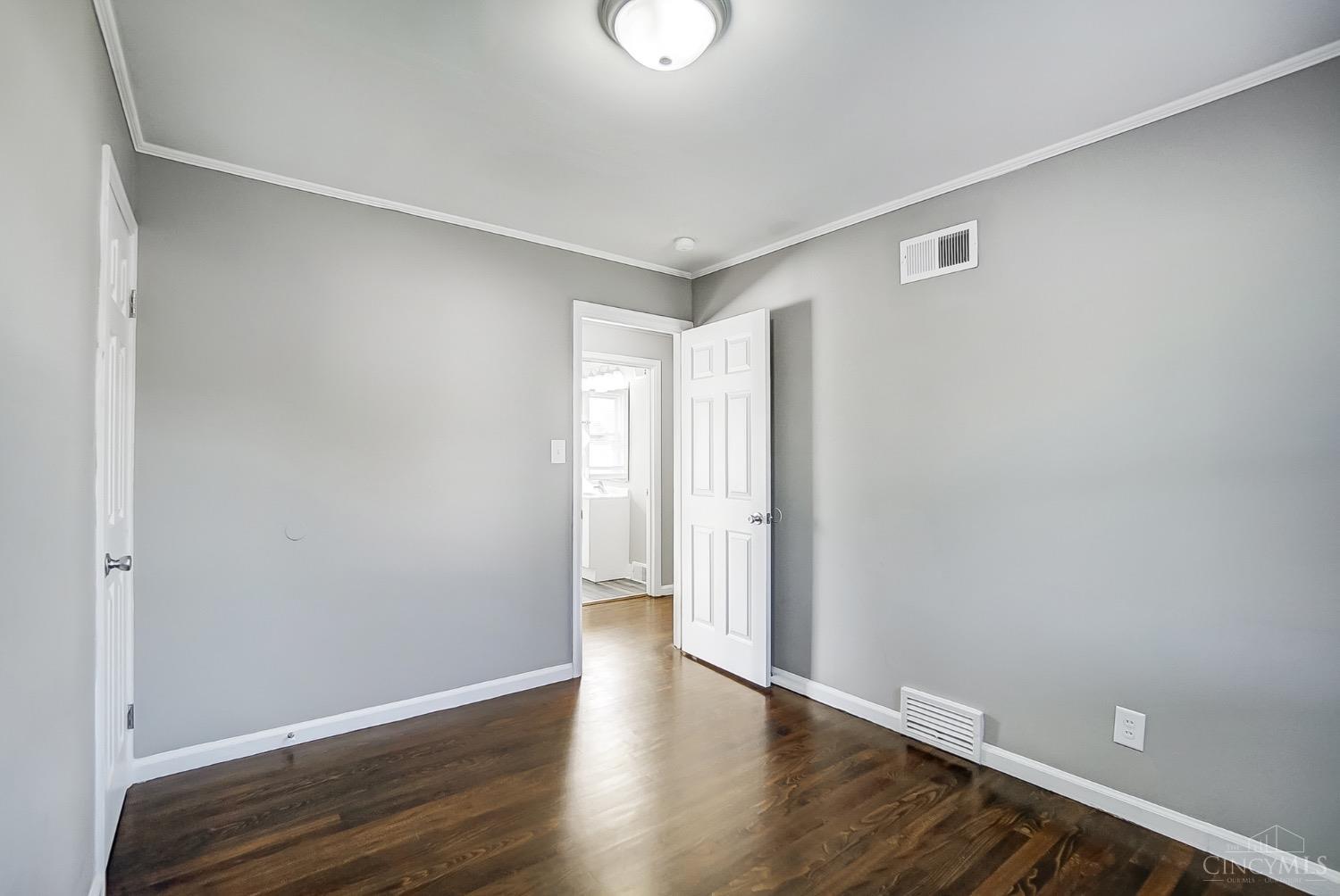 1218 Ellen Dr