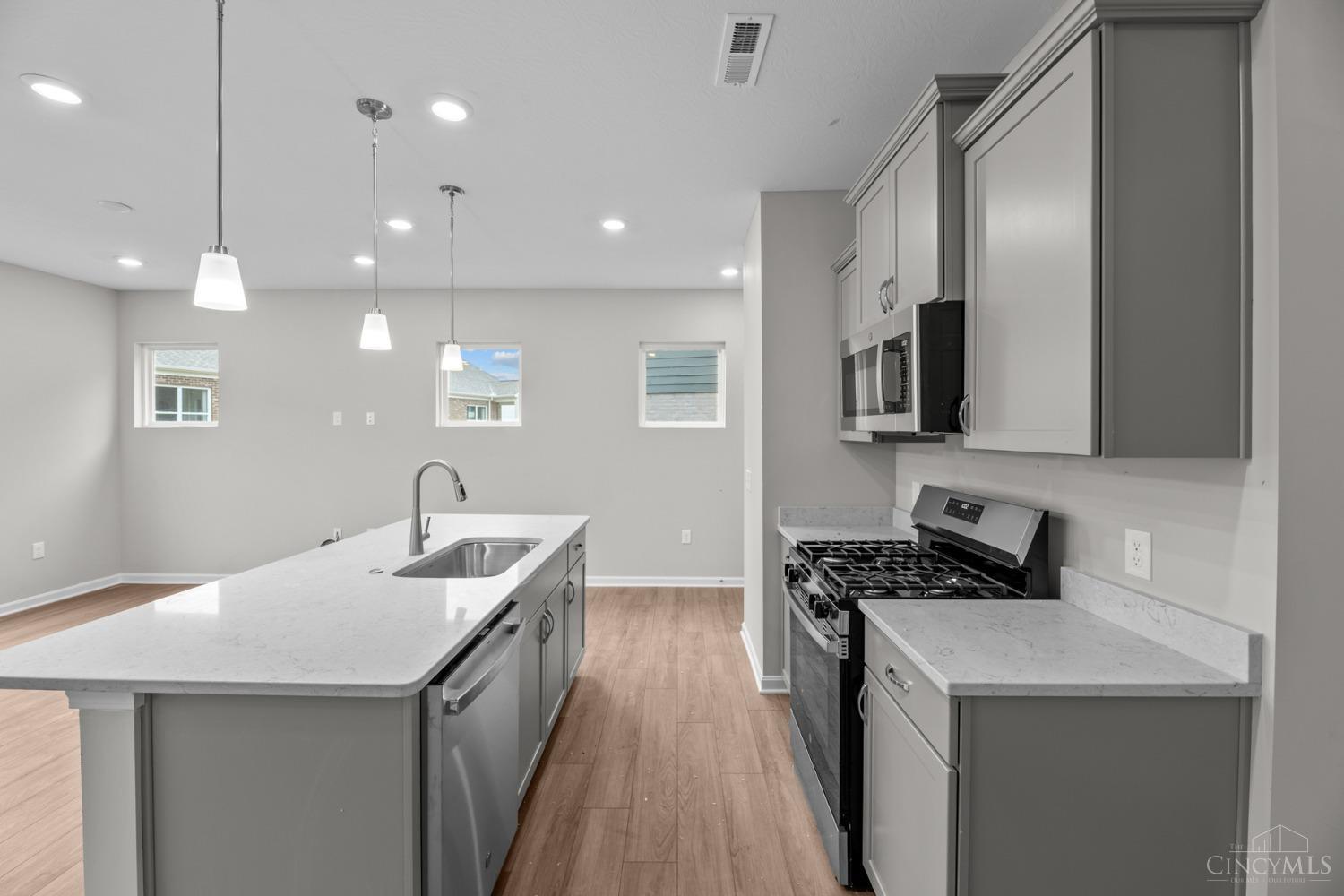 5020 Pebble Court 103