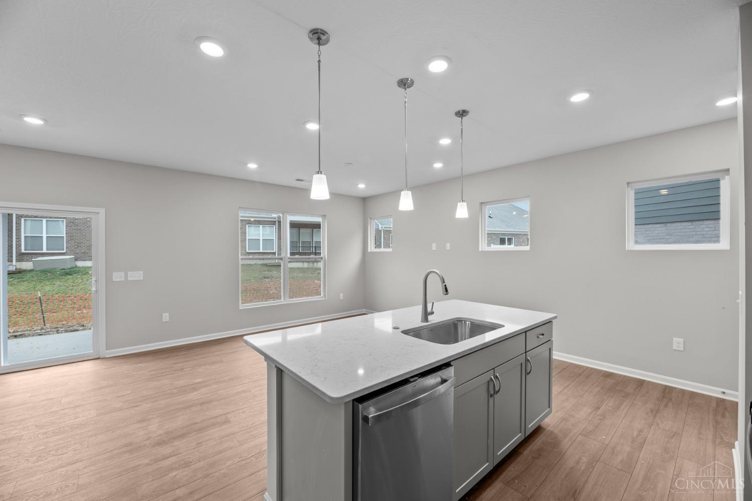 5020 Pebble Court 103