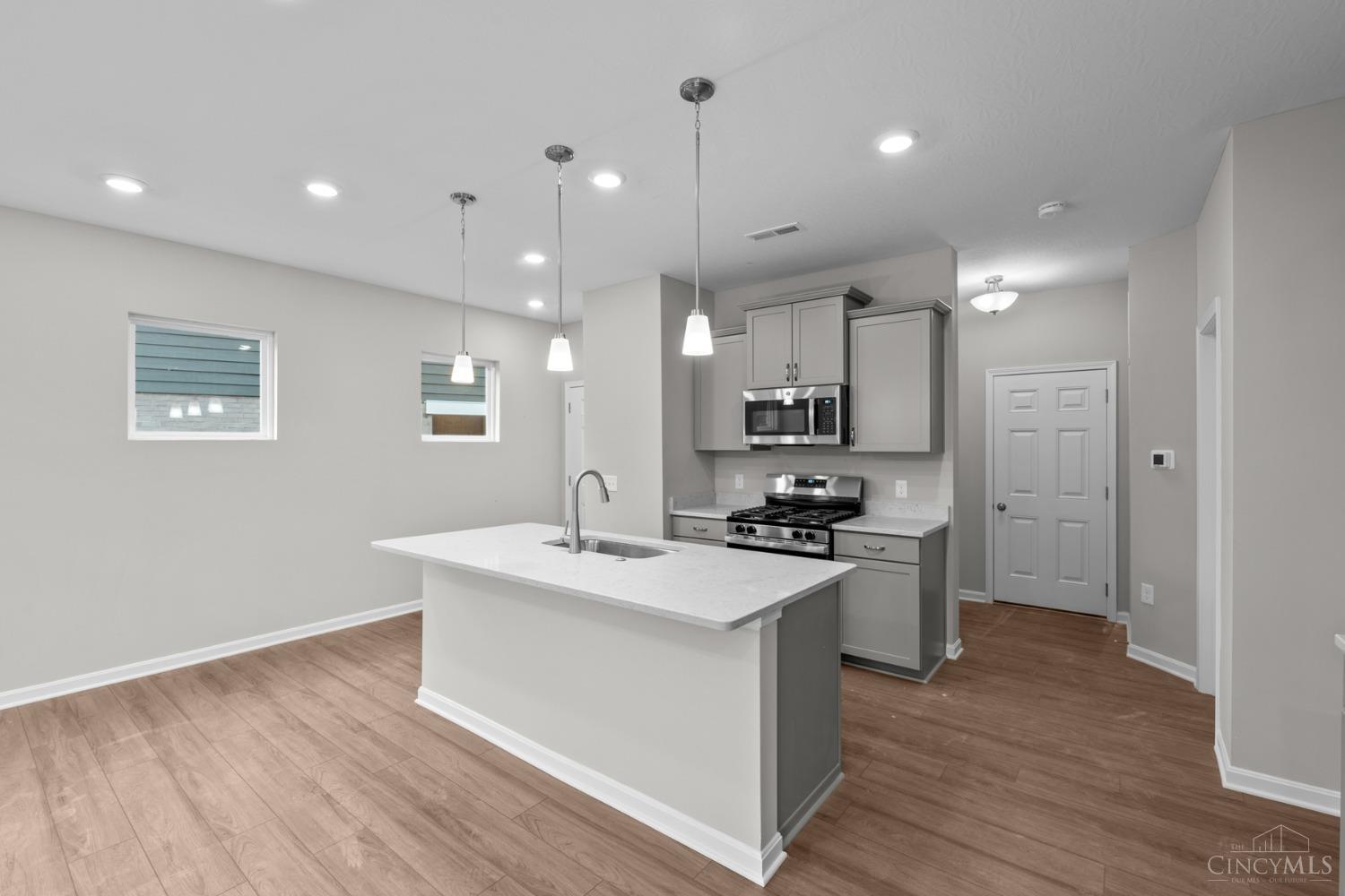 5020 Pebble Court 103