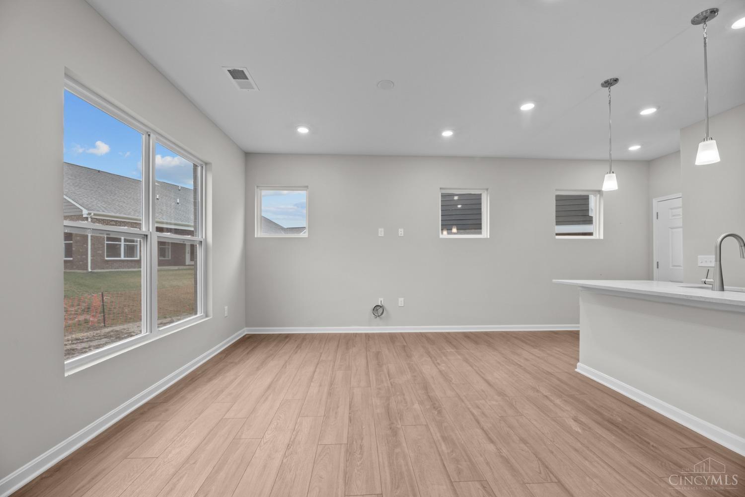 5020 Pebble Court 103