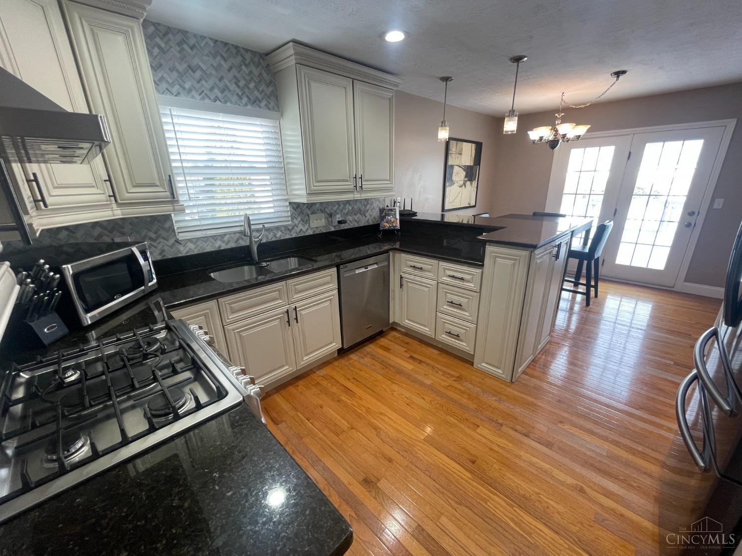 6798 Raven Crest