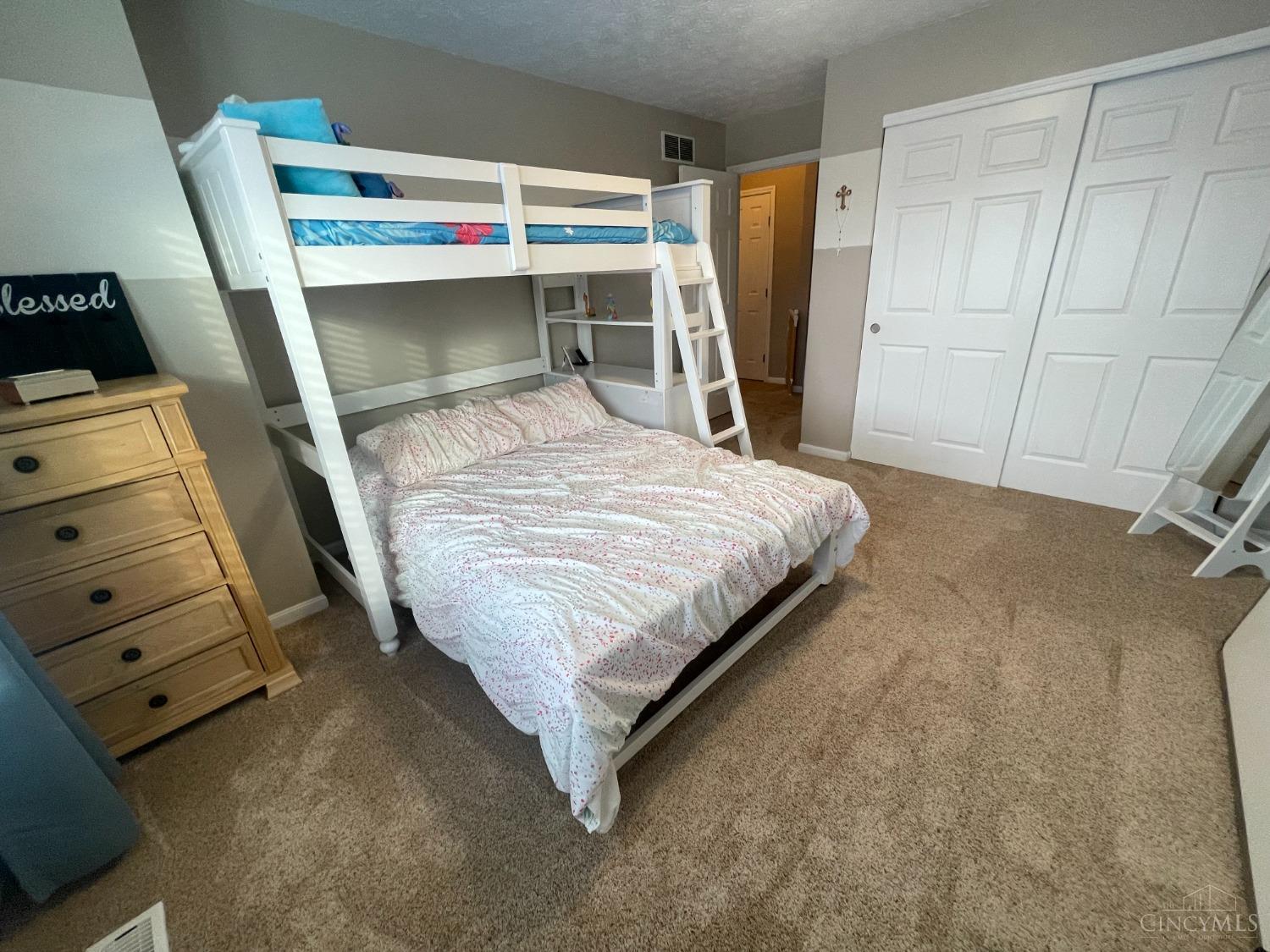 6798 Raven Crest