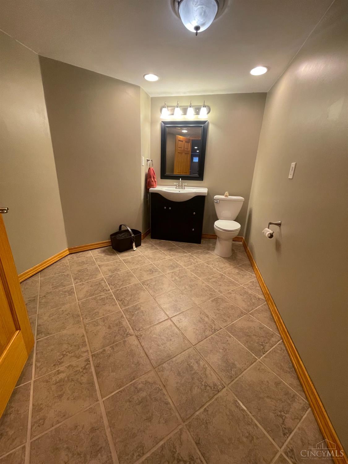 6798 Raven Crest