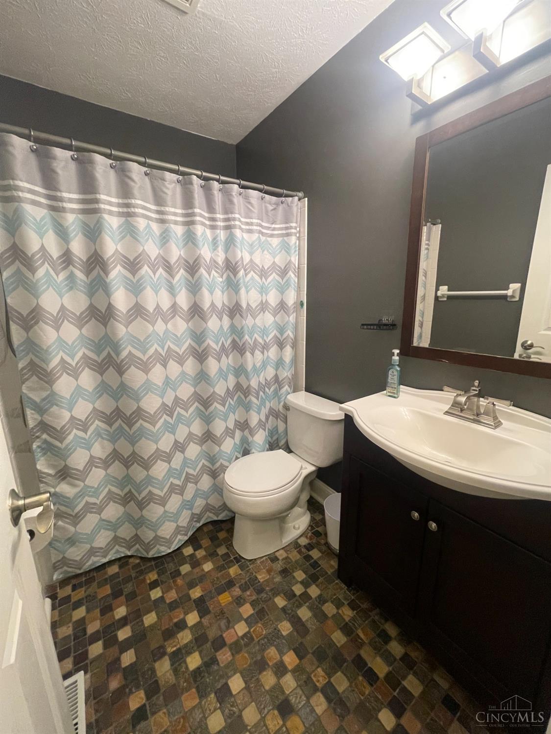 6798 Raven Crest