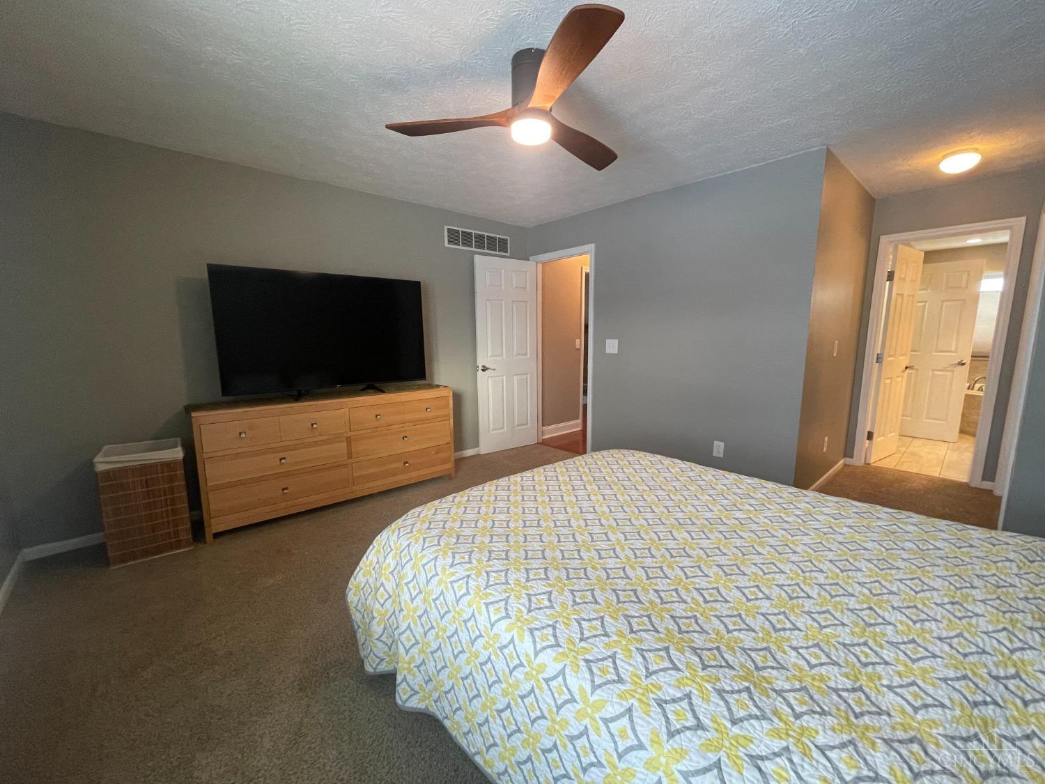 6798 Raven Crest