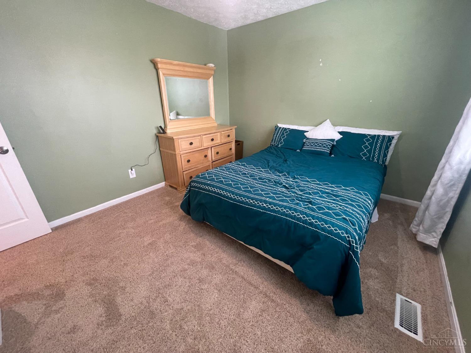 6798 Raven Crest