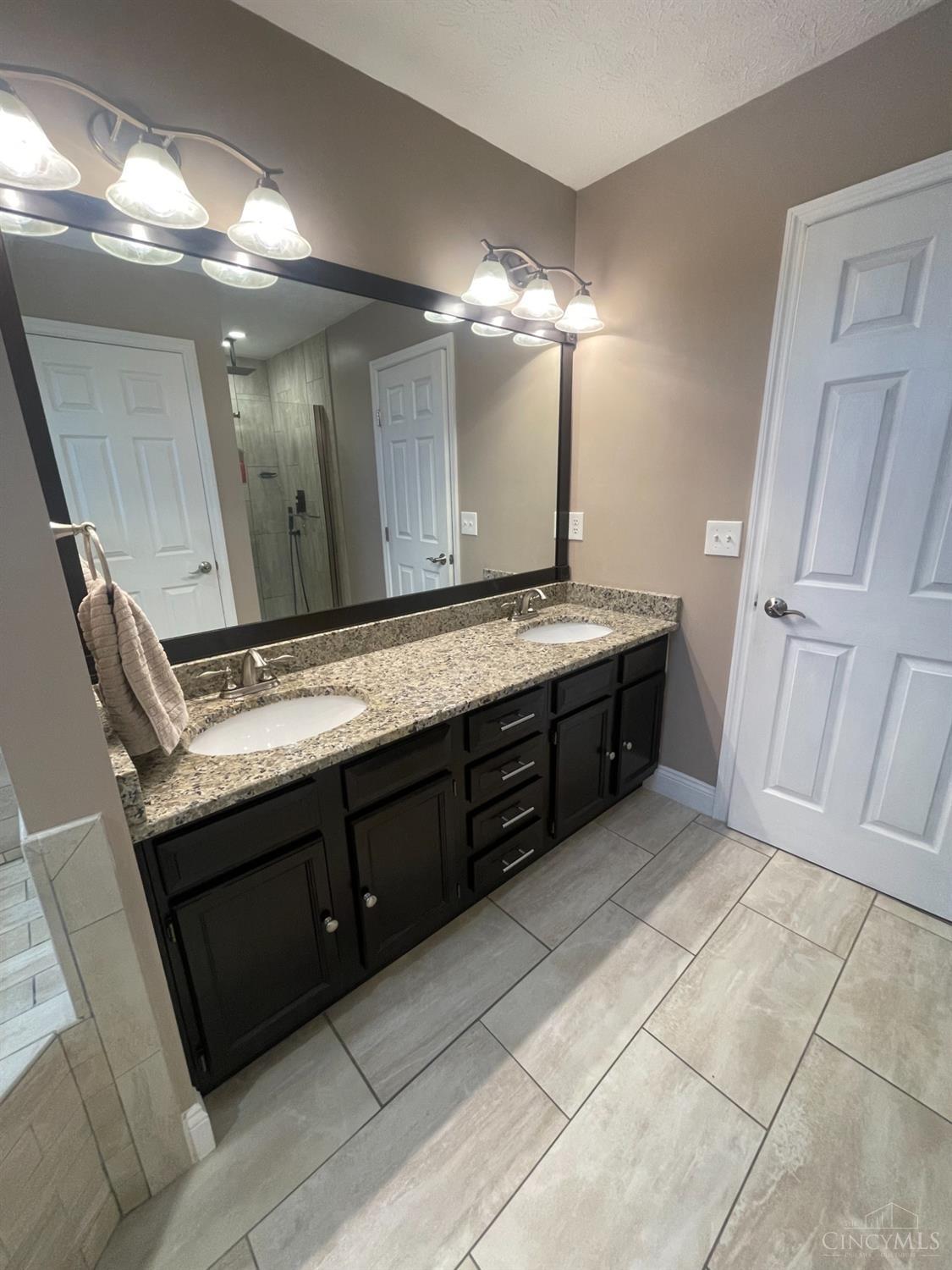 6798 Raven Crest