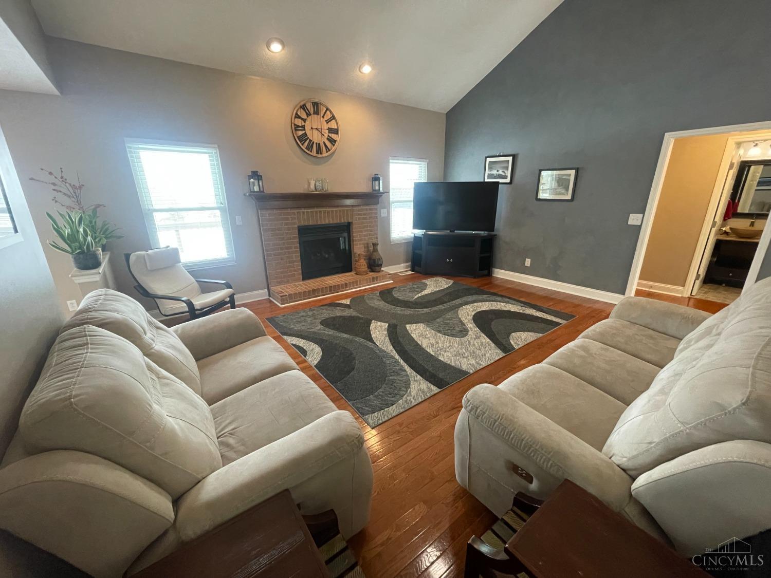 6798 Raven Crest