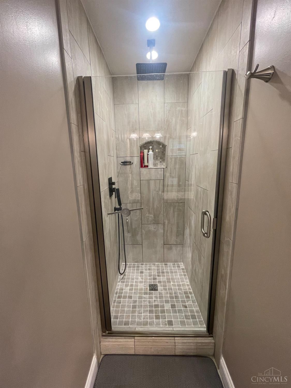 6798 Raven Crest