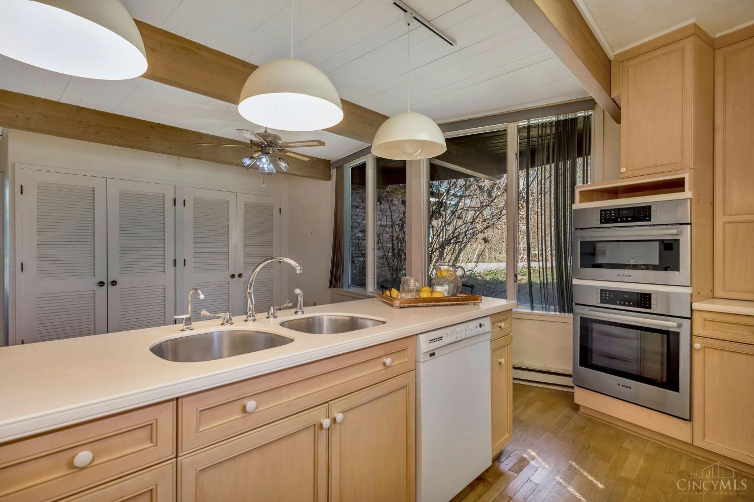 212 Oakhill Drive