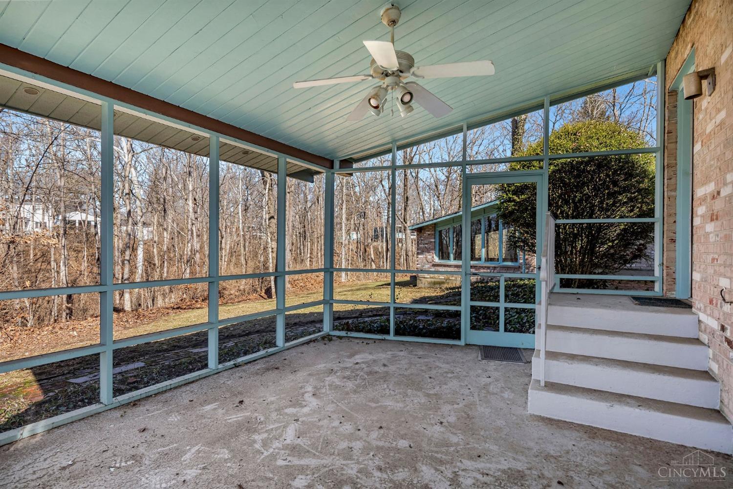 212 Oakhill Drive