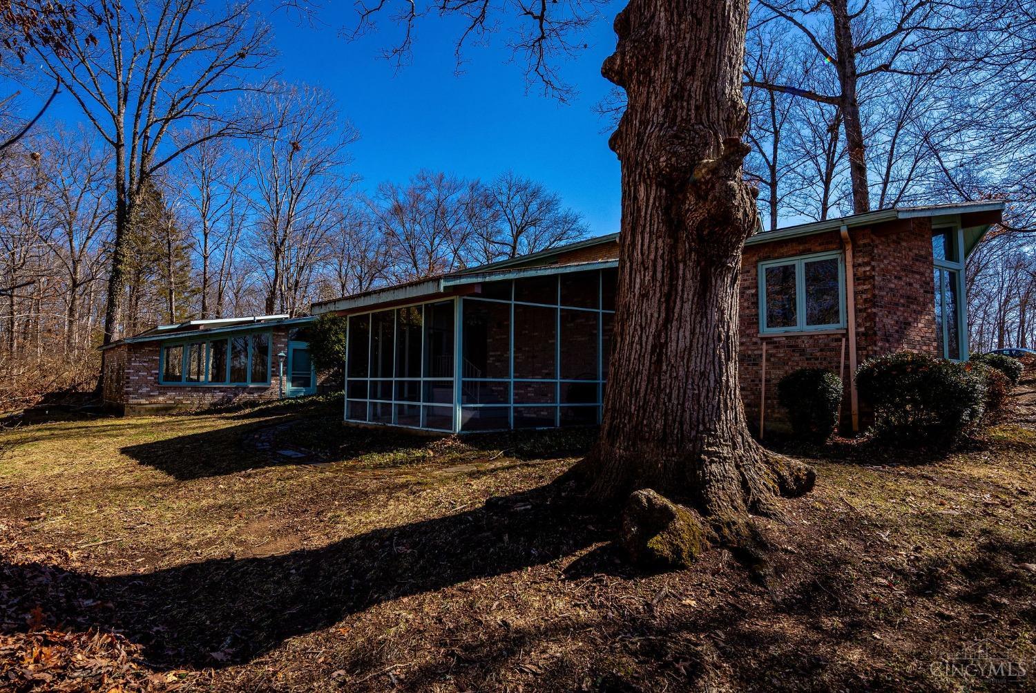 212 Oakhill Drive